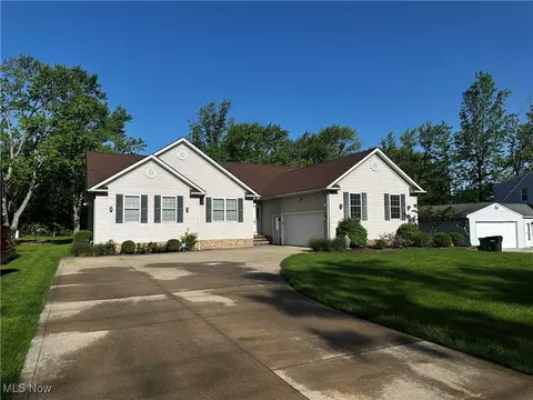 578 Bishop Rd, Highland Heights, OH 44143