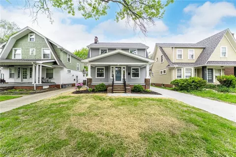 3817 Summit Park Rd, Cleveland Heights, OH 44121
