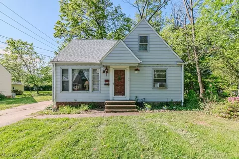 35420 Kilarney Rd, Willoughby, OH 44094