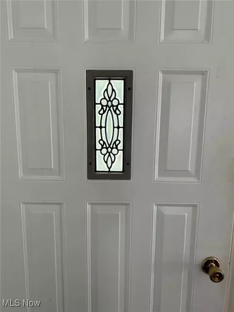 Entry Way - 1157 Hilltop Dr, Akron, OH 44310 photo 1 of 3