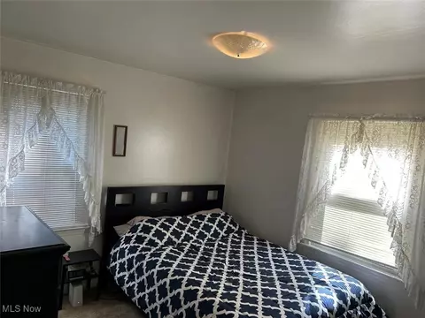 Bedroom - 1157 Hilltop Dr, Akron, OH 44310 photo 1 of 5