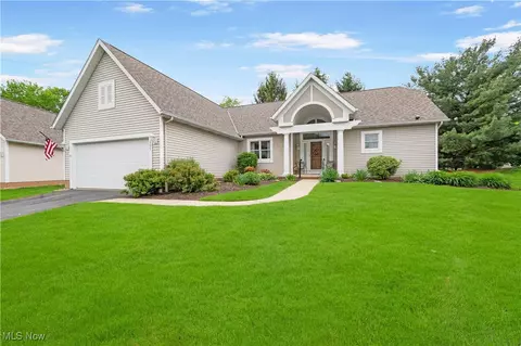 206 Blackstone Cir, Wadsworth, OH 44281