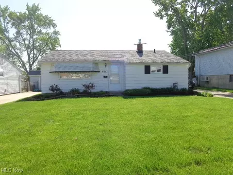 6517 Sandfield Dr, Brook Park, OH 44142