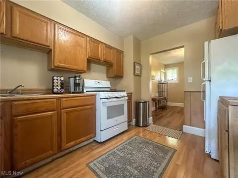 39 Wayne St, Niles, OH 44446 photo 17