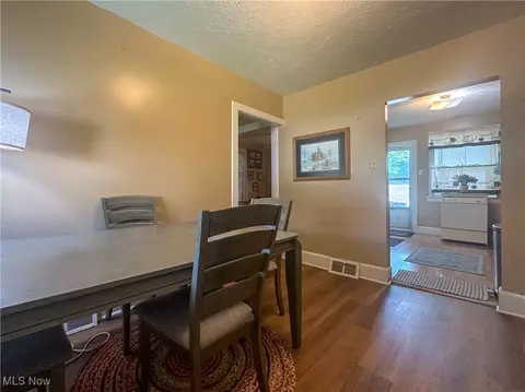 39 Wayne St, Niles, OH 44446 photo 13