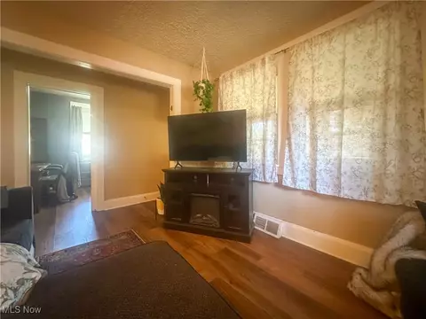 39 Wayne St, Niles, OH 44446 photo 10