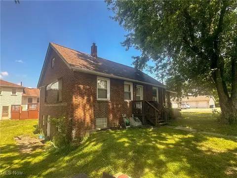 39 Wayne St, Niles, OH 44446 photo 32
