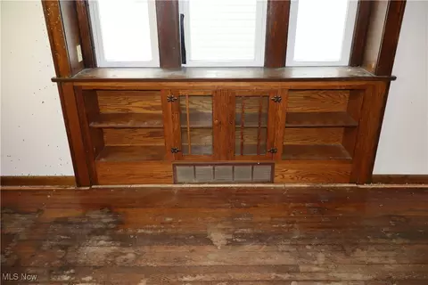 924 Work Dr, Akron, OH 44320 photo 8