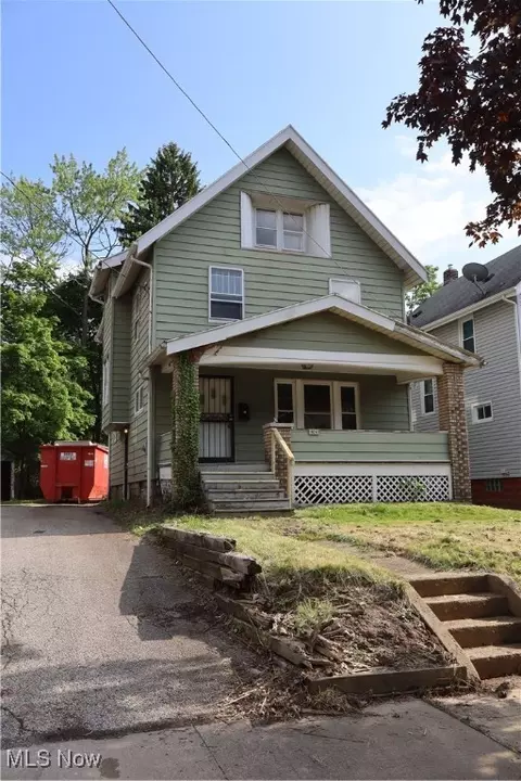 924 Work Dr, Akron, OH 44320 photo 2