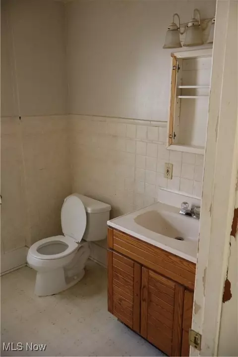 924 Work Dr, Akron, OH 44320 photo 18