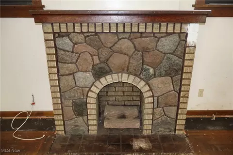 924 Work Dr, Akron, OH 44320 photo 6