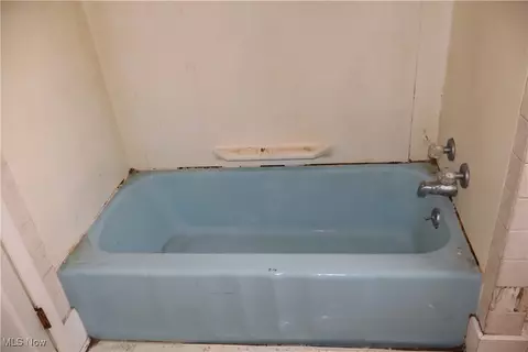 924 Work Dr, Akron, OH 44320 photo 19