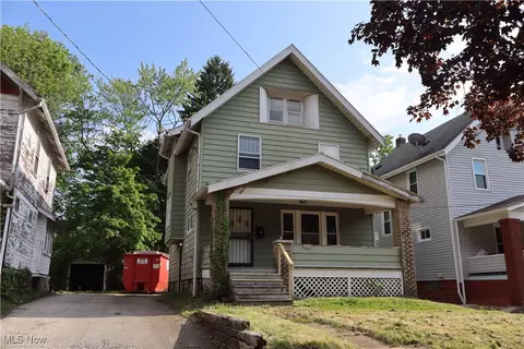 924 Work Dr, Akron, OH 44320