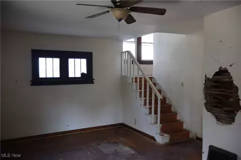 924 Work Dr, Akron, OH 44320 photo 4