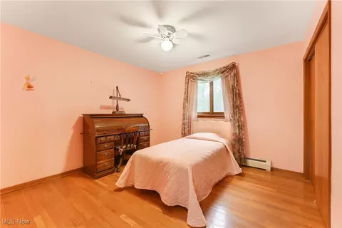 Bedroom - 2876 Hayes Dr, Willoughby Hills, OH 44094 photo 4 of 4