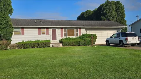 64271 Warne Dr, Cambridge, OH 43725