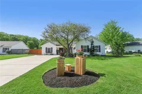 711 Sherwood Dr, Madison, OH 44057