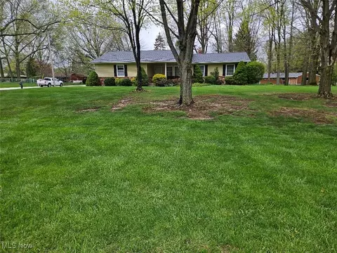 1537 Driftwood Ln, Macedonia, OH 44056