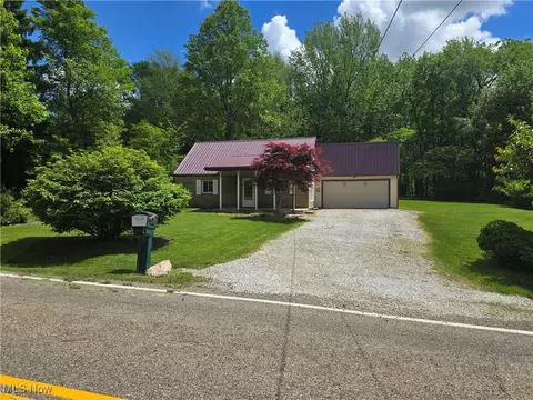 355 N Elm Ave, Tallmadge, OH 44278