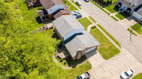 128 E Circle Dr, Weirton, WV 26062 photo 18