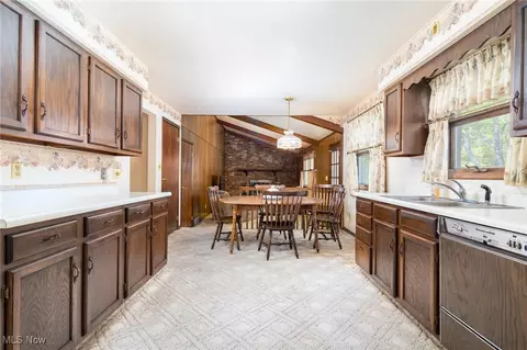 128 E Circle Dr, Weirton, WV 26062 photo 24