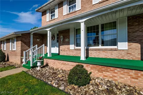 128 E Circle Dr, Weirton, WV 26062 photo 4