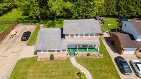 128 E Circle Dr, Weirton, WV 26062 photo 14