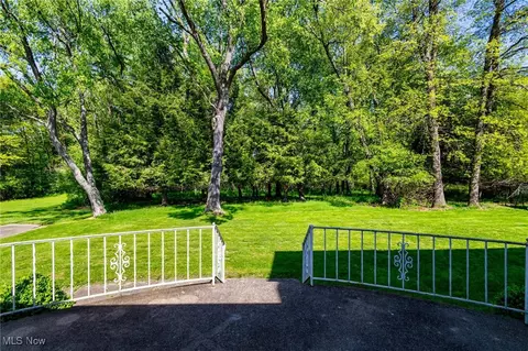 128 E Circle Dr, Weirton, WV 26062 photo 12