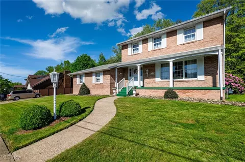 128 E Circle Dr, Weirton, WV 26062