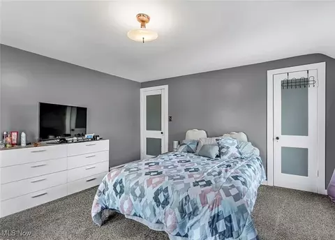 Bedroom - 480 10th St, Elyria, OH 44035 photo 1 of 2