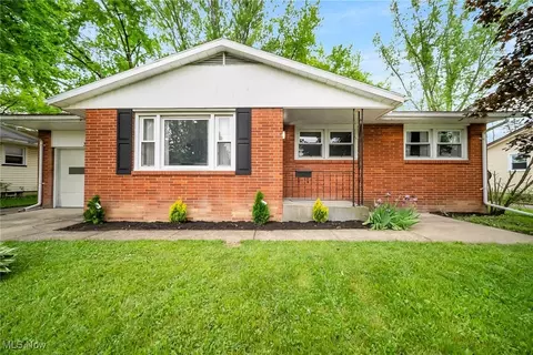 3039 Starlite Dr NW, Warren, OH 44485