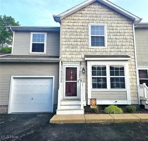3204 Deer Trl #A, Cortland, OH 44410