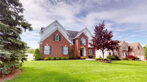 8163 Washington Ave, North Royalton, OH 44133