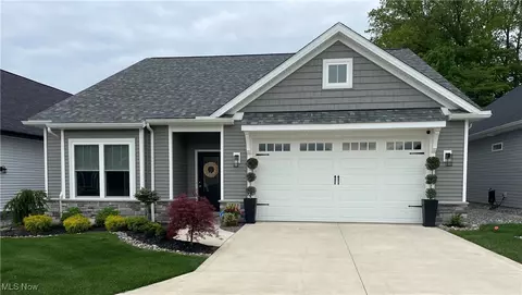 7892 Fox Hunter Ln, Concord, OH 44077
