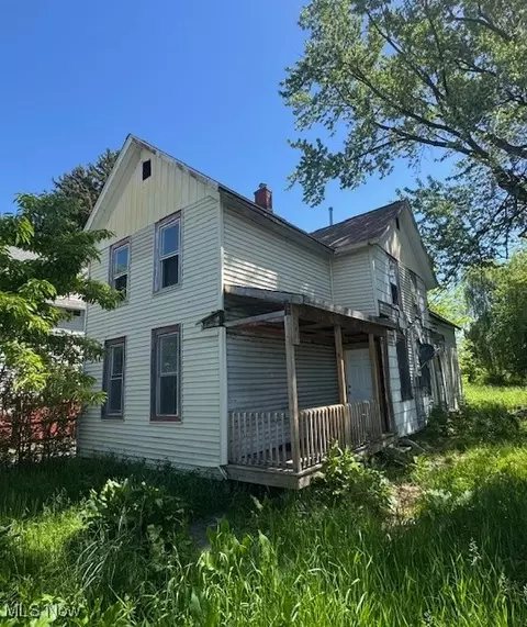 3213 W 46th St, Cleveland, OH 44102