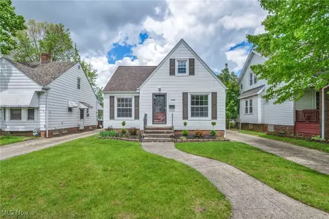 6910 Brownfield Dr, Parma, OH 44129