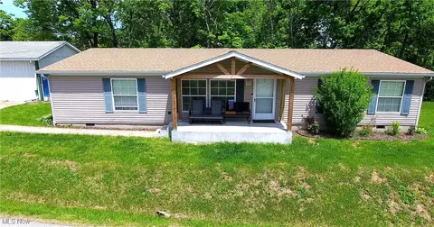 728 Rising Sun Ridge Rd, Walker, WV 26180