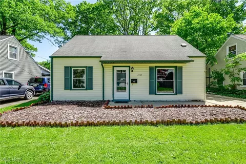 1967 Tudor St, Cuyahoga Falls, OH 44221
