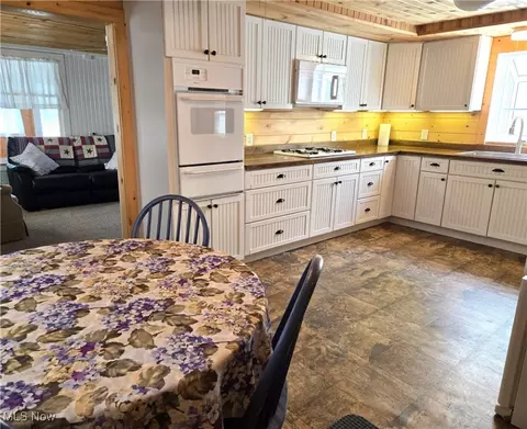 1857 Walnut Dr, Ashtabula, OH 44004 photo 9