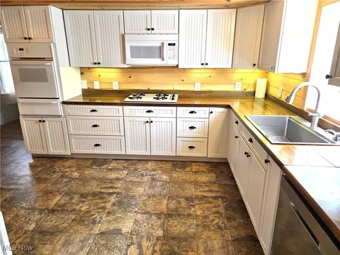 1857 Walnut Dr, Ashtabula, OH 44004 photo 6