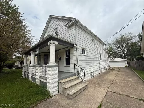 5237 Milo Ave, Maple Heights, OH 44137 photo 3