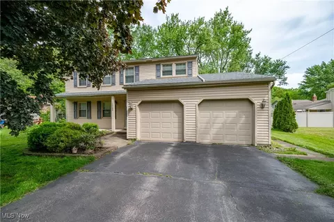 1768 Celeste Cir, Youngstown, OH 44511