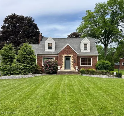 212 Wolcott Dr, Boardman, OH 44512