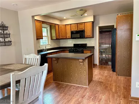 212 Wolcott Dr, Boardman, OH 44512 photo 7