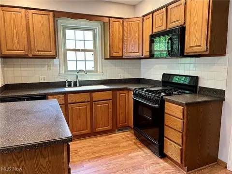 212 Wolcott Dr, Boardman, OH 44512 photo 8