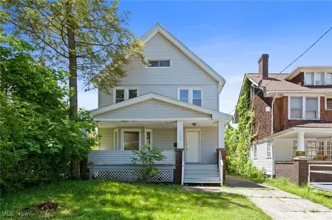 1886 Haldane Rd, Cleveland, OH 44112