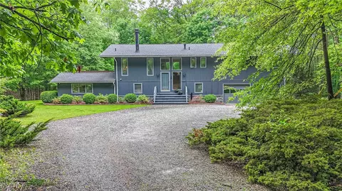 875 N Medina Line Rd, Akron, OH 44333