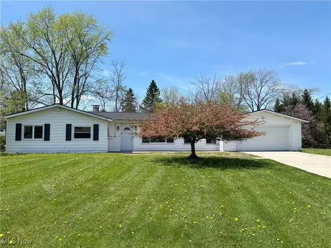 1400 Yale Dr, Brunswick, OH 44212