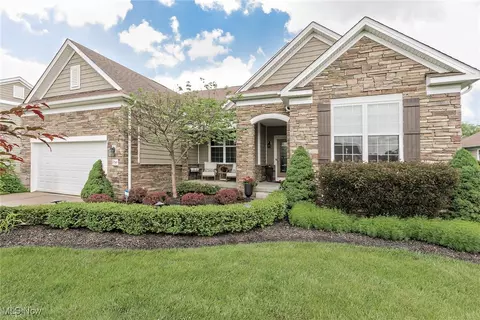 7246 Formby Dr, Solon, OH 44139