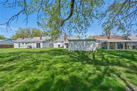 Exterior - 29146 W Willowick Dr, Willowick, OH 44095 photo 4 of 9